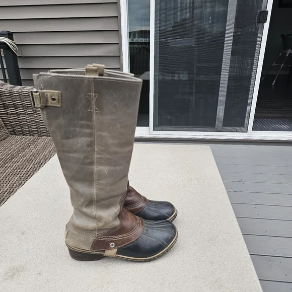 Stylish Gray and Brown Women's Boots-Snug Fit-may fit Size 8 better. - Picture 7 of 11